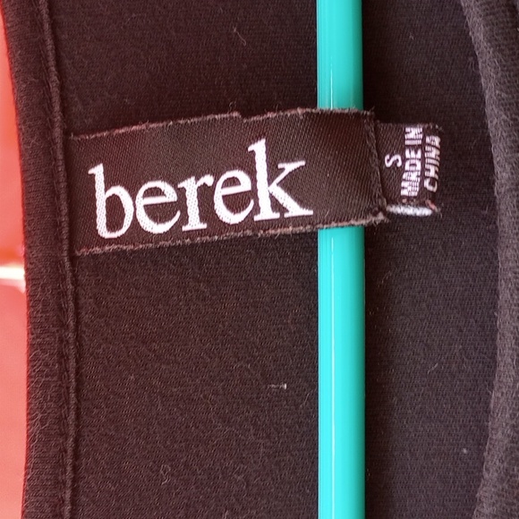 Berek Christmas Tree Shirt - Picture 6 of 9